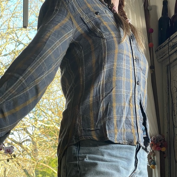 Jach’s Girlfriend mid weight flannel - Picture 2 of 8